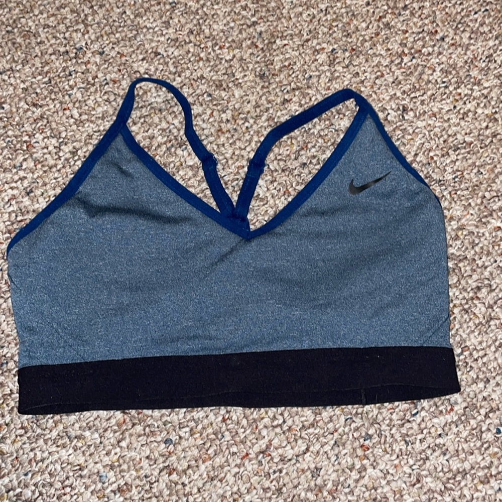 Nike women’s medium sport bra